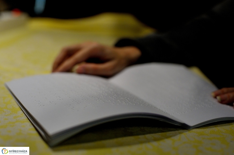 A szeretet hangja - adventi felolvasás