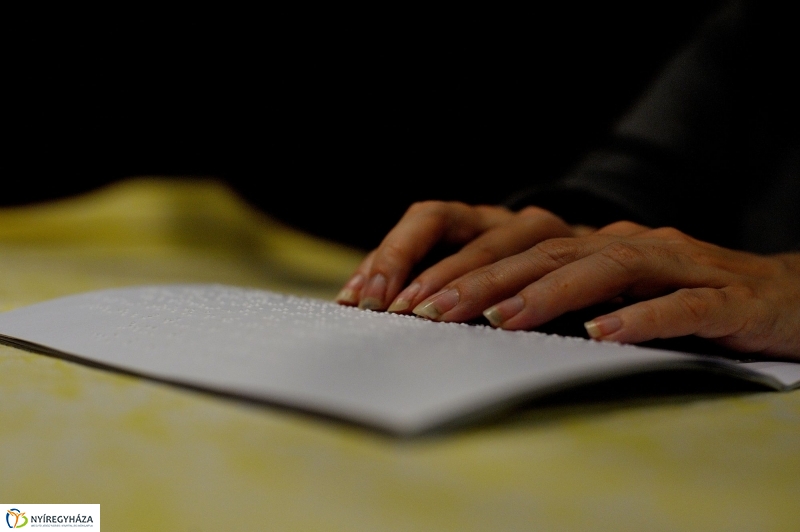 A szeretet hangja - adventi felolvasás