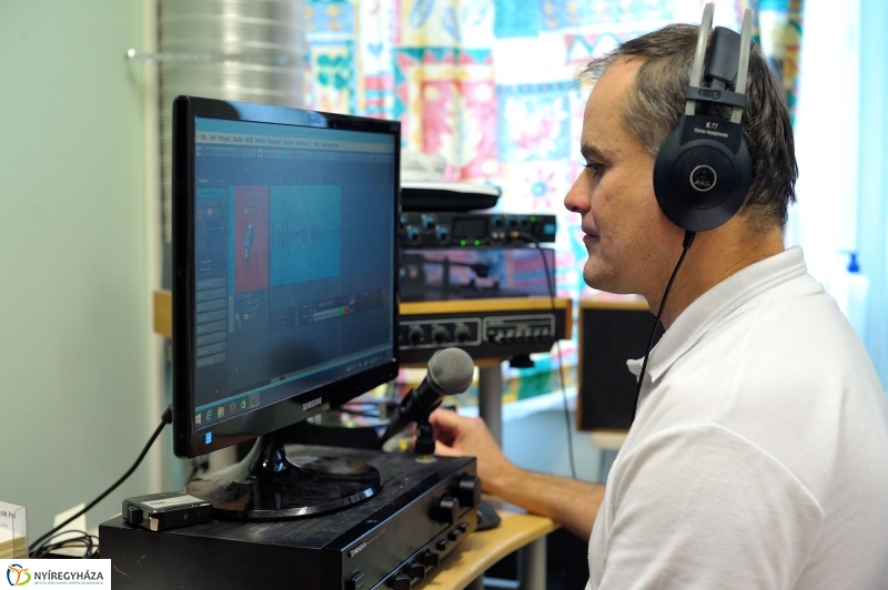 A szeretet hangja - adventi felolvasás