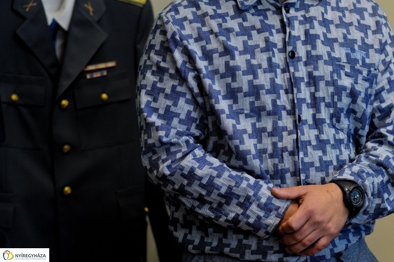 Sárkányölő Szent György a megyei rendőrkapitányságon