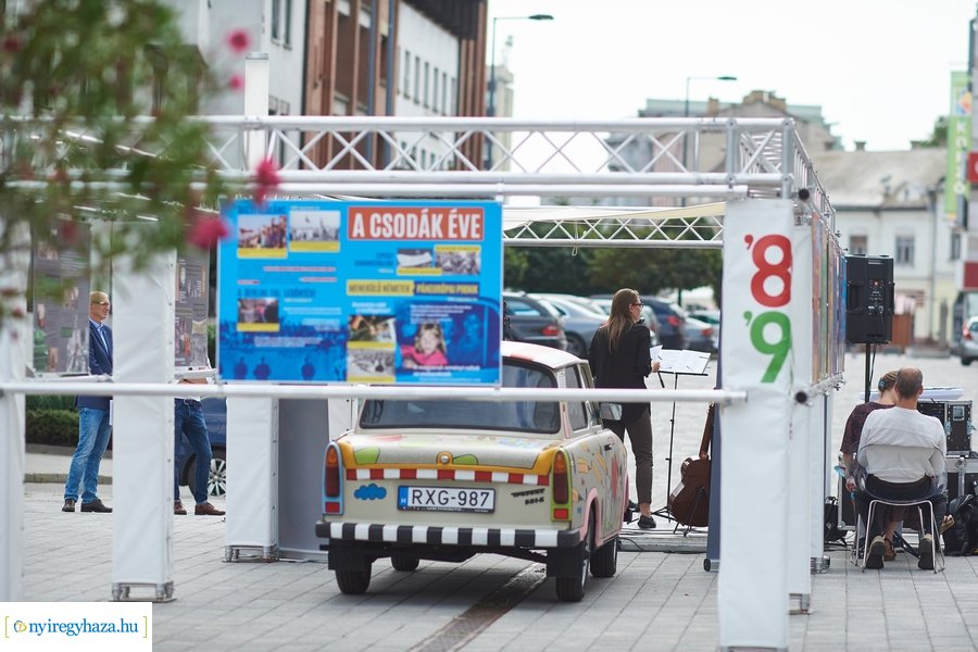 30 éve szabadon - kiállítás megnyitó