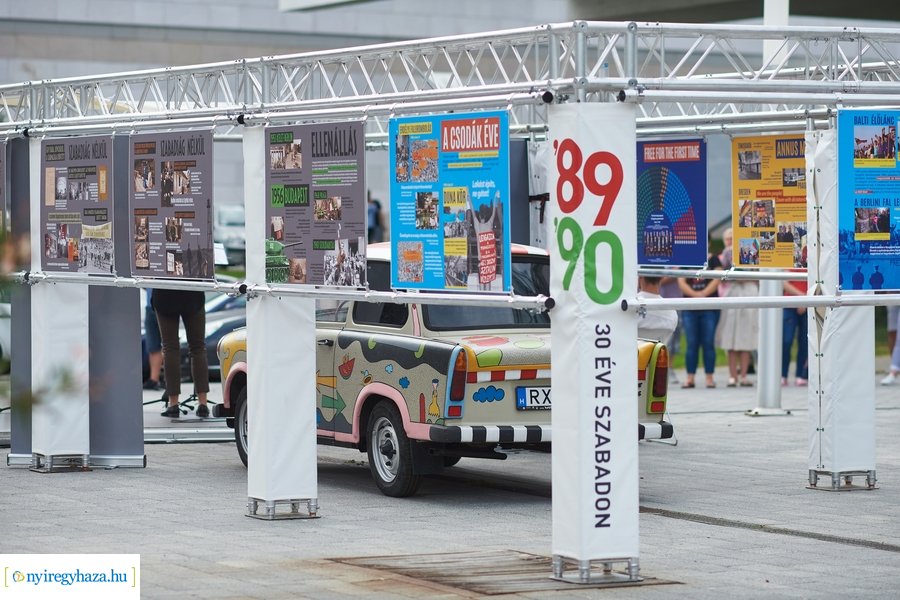 30 éve szabadon - kiállítás megnyitó