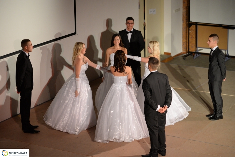 A Bánki Donát Műszaki Középiskola szalagavató műsorából