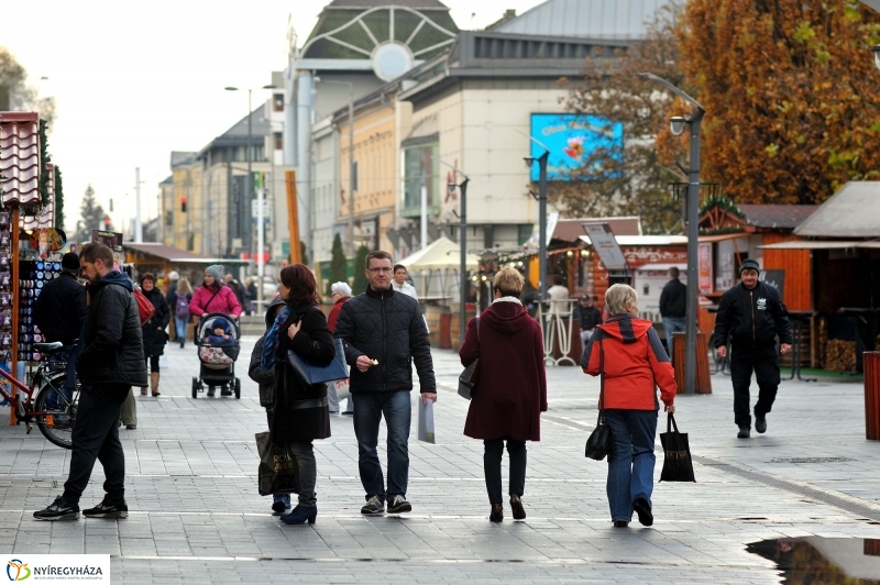 Séta a Karácsonyi Forgatagban