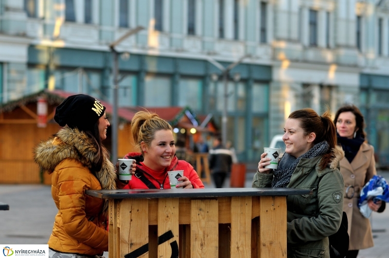 Séta a Karácsonyi Forgatagban