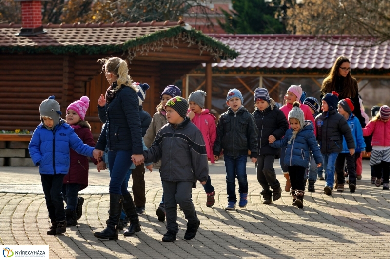 Séta a Karácsonyi Forgatagban