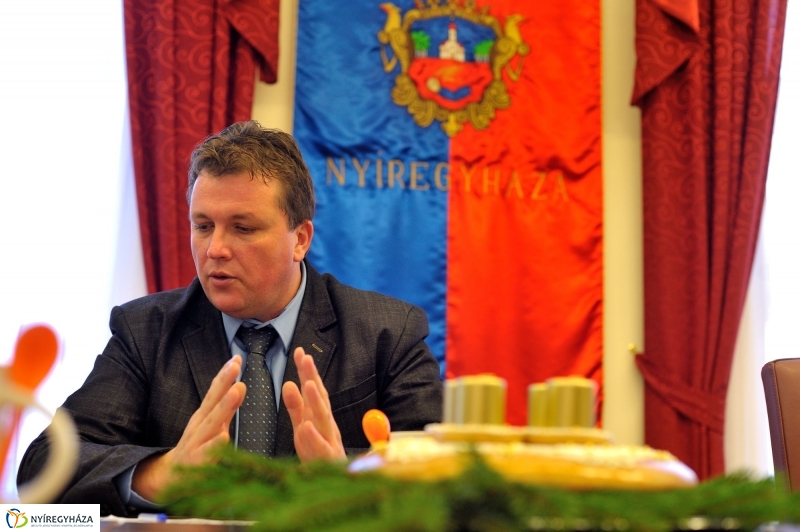 Sajtótájékoztató az Adventi Programokról