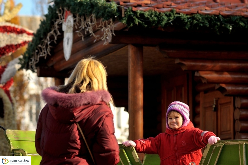 Gyerekek a Karácsonyi Forgatagban