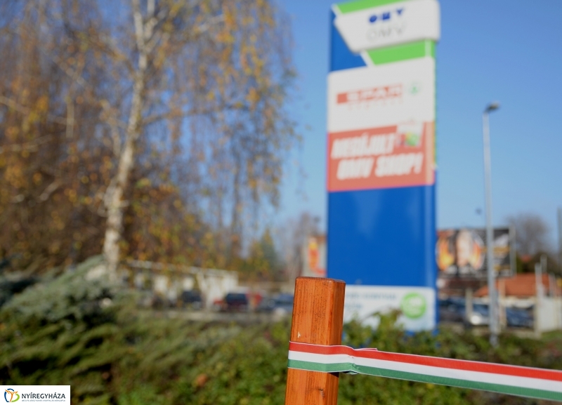 Járdaszakasz átadás a Kert utcán