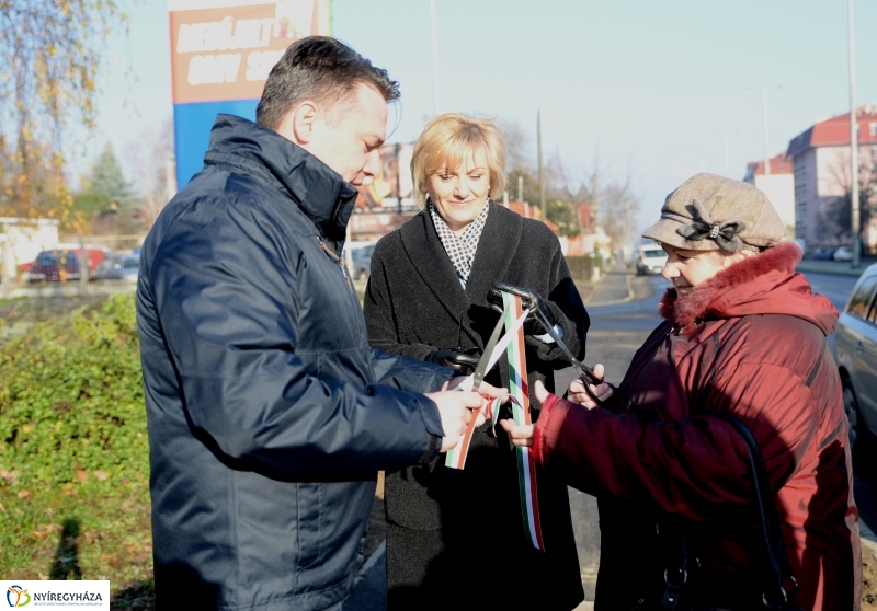 Járdaszakasz átadás a Kert utcán