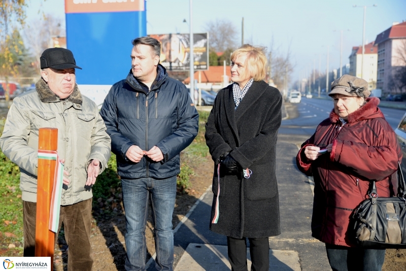 Járdaszakasz átadás a Kert utcán