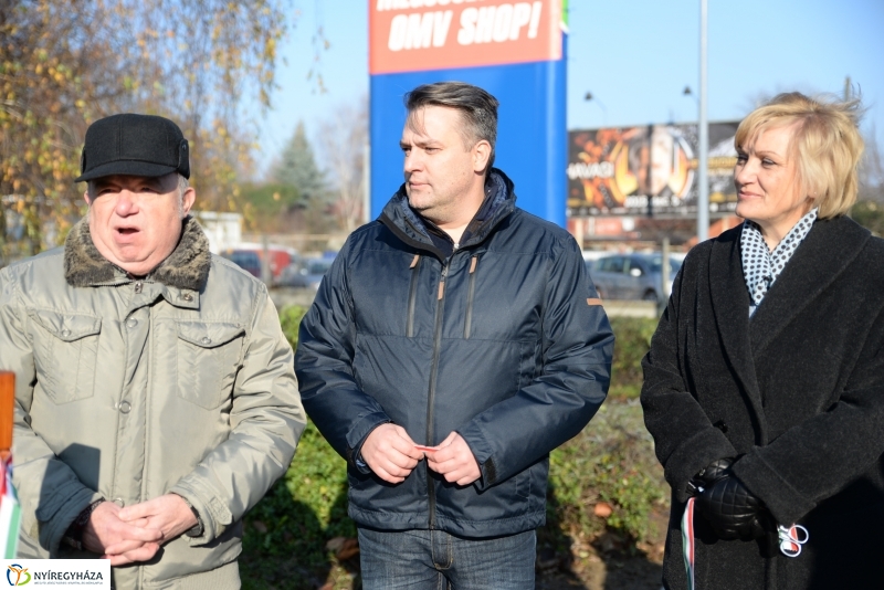 Járdaszakasz átadás a Kert utcán