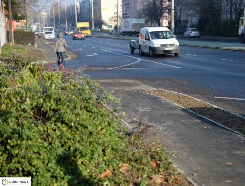 Járdaszakasz átadás a Kert utcán