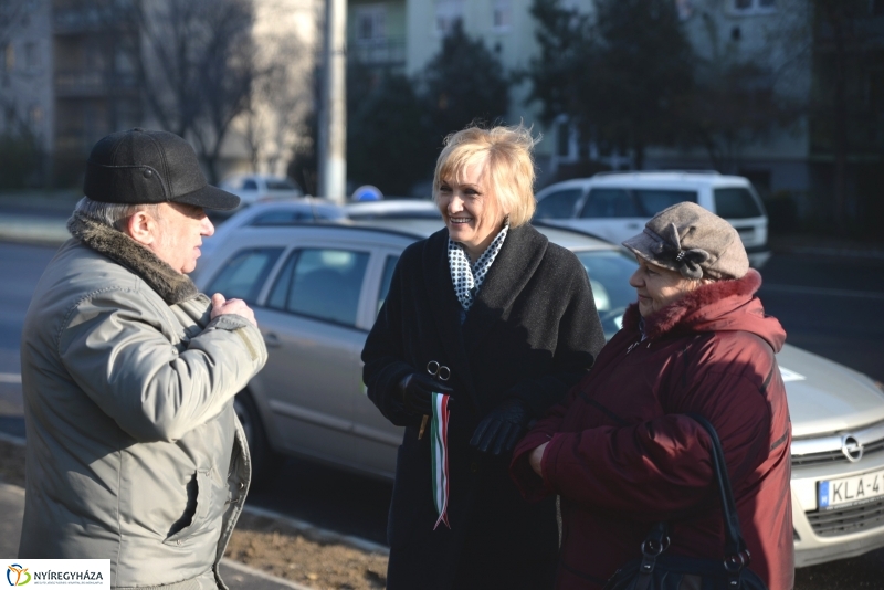 Járdaszakasz átadás a Kert utcán