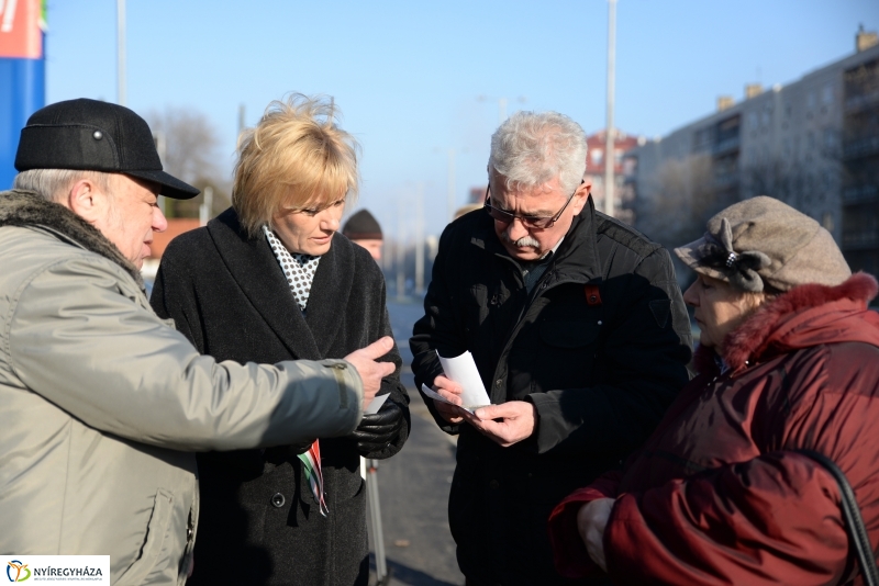 Járdaszakasz átadás a Kert utcán