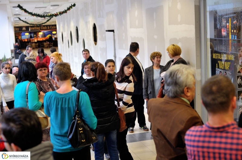 Jótékonysági falinaptár bemutatója