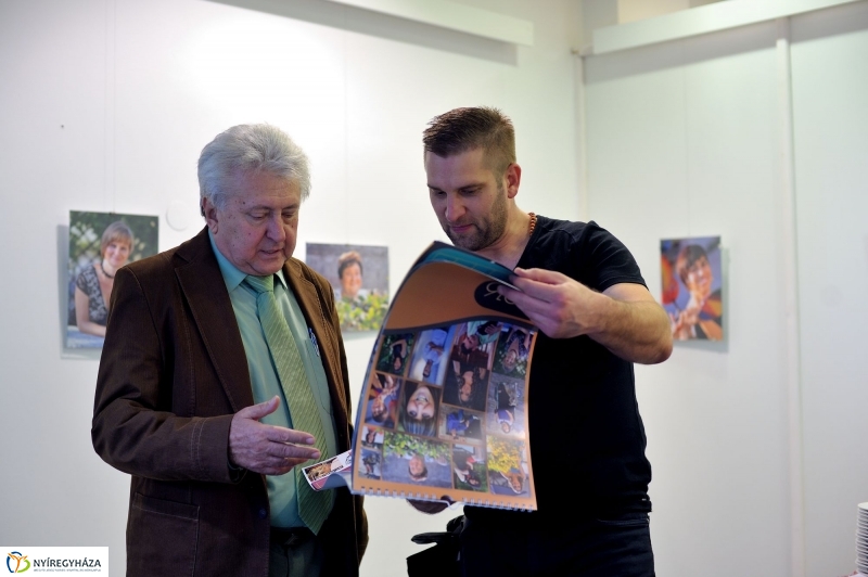 Jótékonysági falinaptár bemutatója
