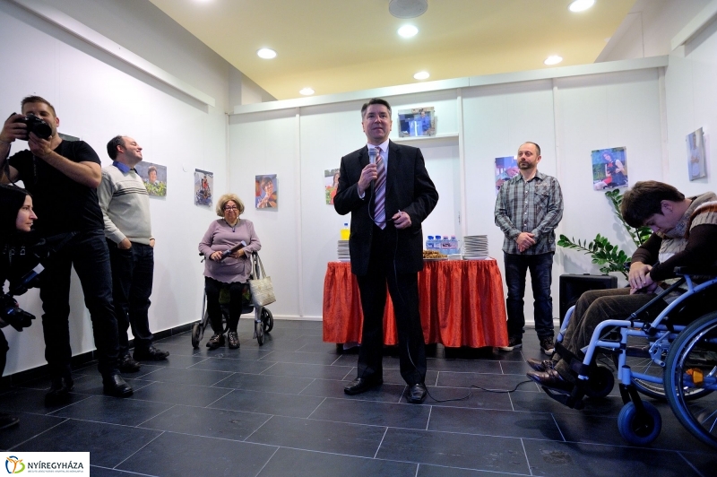 Jótékonysági falinaptár bemutatója