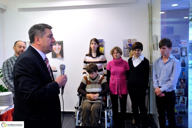 Jótékonysági falinaptár bemutatója