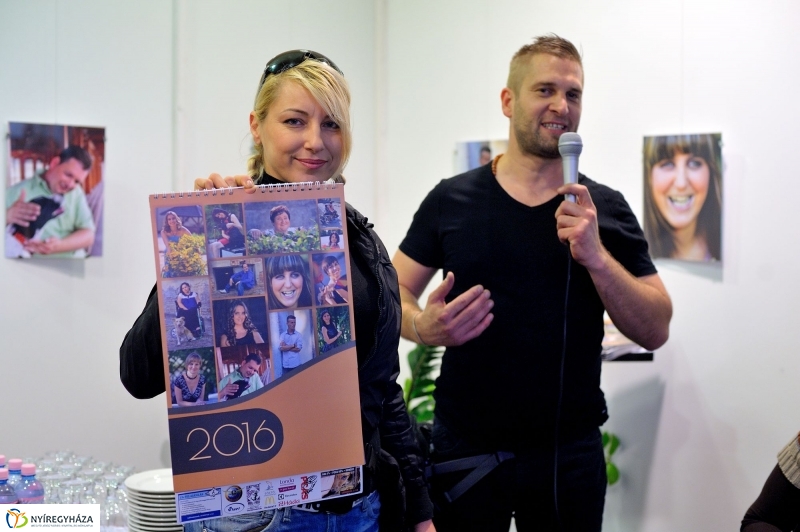 Jótékonysági falinaptár bemutatója