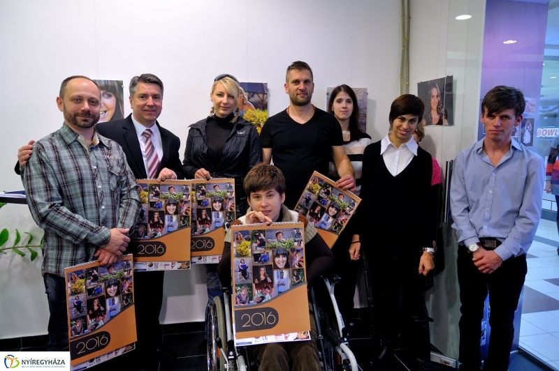 Jótékonysági falinaptár bemutatója