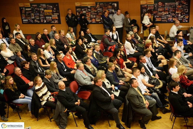 Szalagavató gálaműsor a Sipkayban