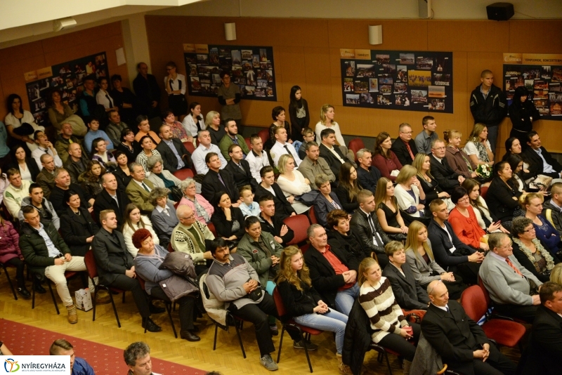 Szalagavató gálaműsor a Sipkayban