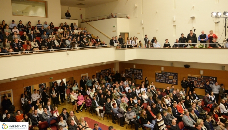 Szalagavató gálaműsor a Sipkayban