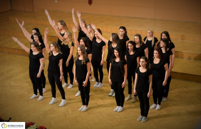 Szalagavató gálaműsor a Sipkayban