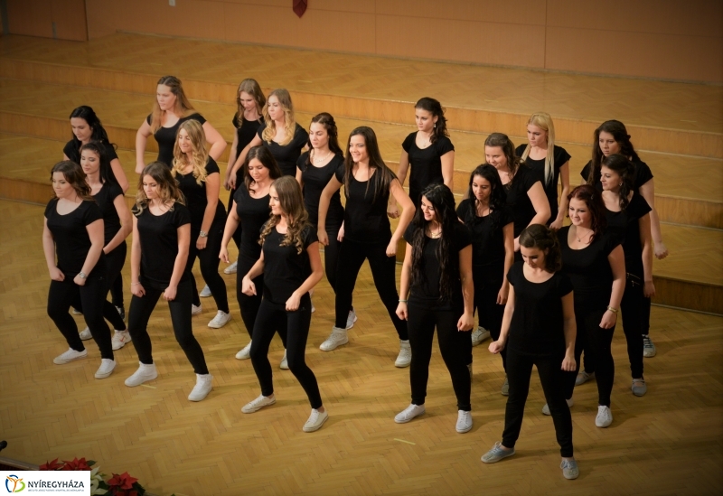 Szalagavató gálaműsor a Sipkayban