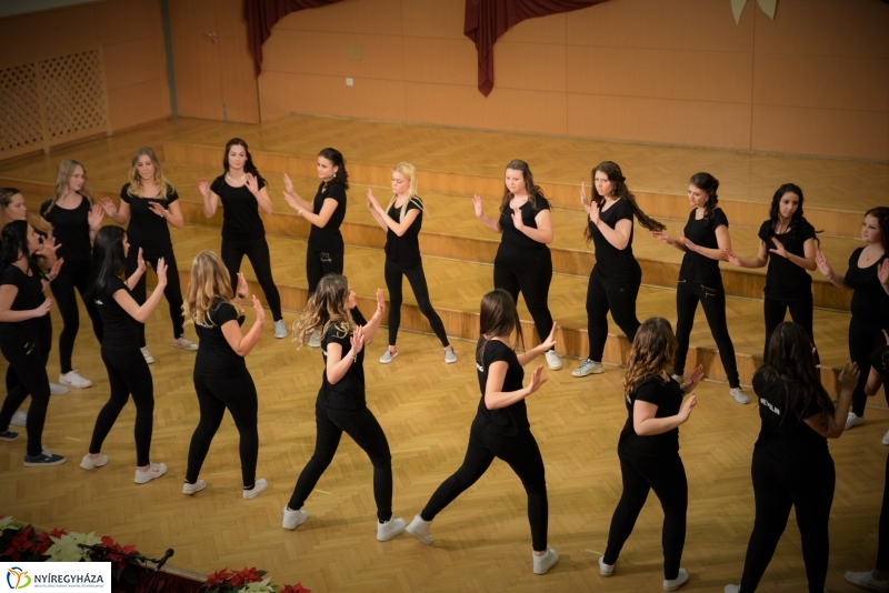 Szalagavató gálaműsor a Sipkayban