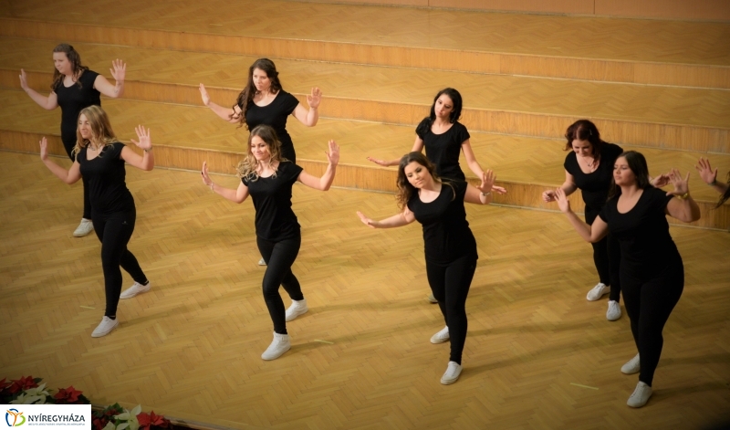 Szalagavató gálaműsor a Sipkayban