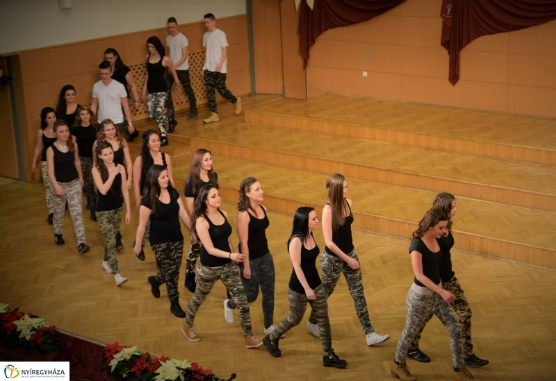 Szalagavató gálaműsor a Sipkayban