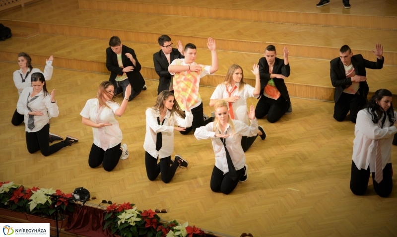 Szalagavató gálaműsor a Sipkayban