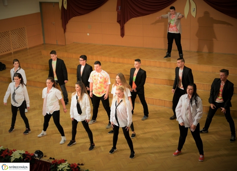 Szalagavató gálaműsor a Sipkayban