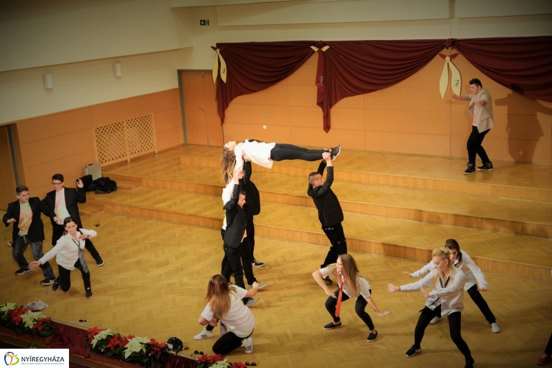 Szalagavató gálaműsor a Sipkayban