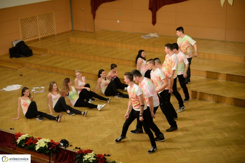 Szalagavató gálaműsor a Sipkayban