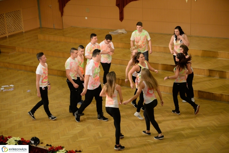 Szalagavató gálaműsor a Sipkayban