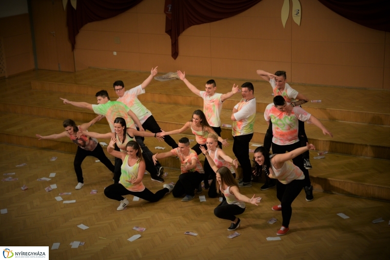 Szalagavató gálaműsor a Sipkayban