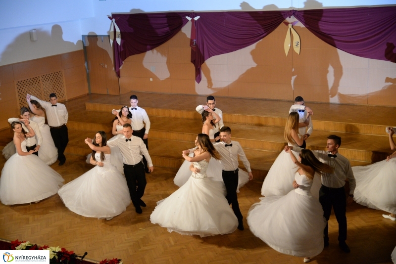 Szalagavató gálaműsor a Sipkayban