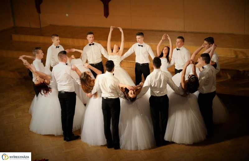 Szalagavató gálaműsor a Sipkayban