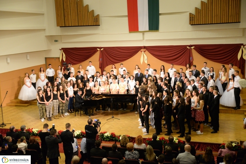 Szalagavató gálaműsor a Sipkayban