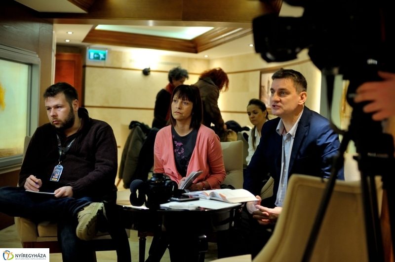 Migrációs válság és átalakuló világrend kerekasztal beszélgetés