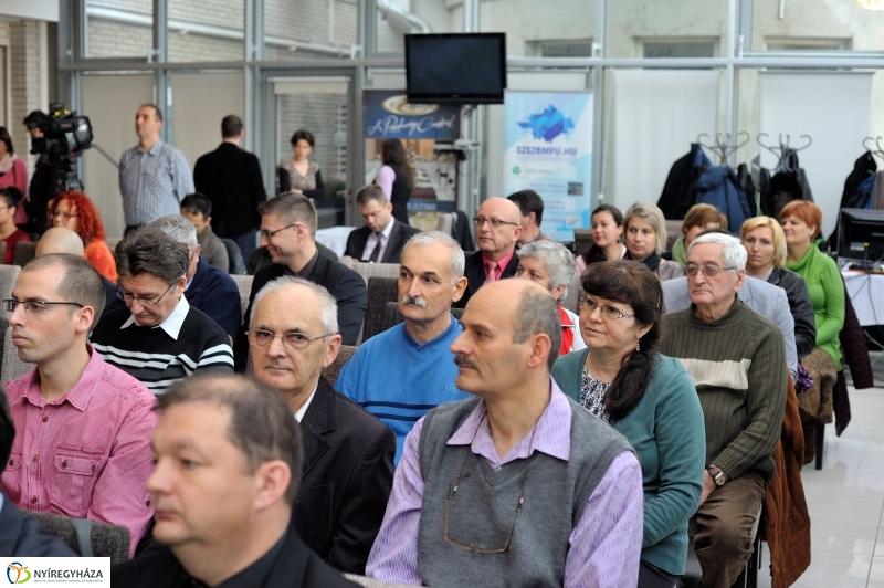 Migrációs válság és átalakuló világrend kerekasztal beszélgetés