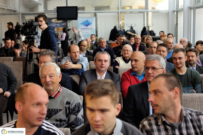 Migrációs válság és átalakuló világrend kerekasztal beszélgetés