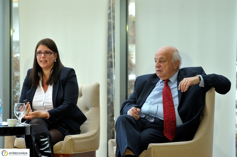 Migrációs válság és átalakuló világrend kerekasztal beszélgetés