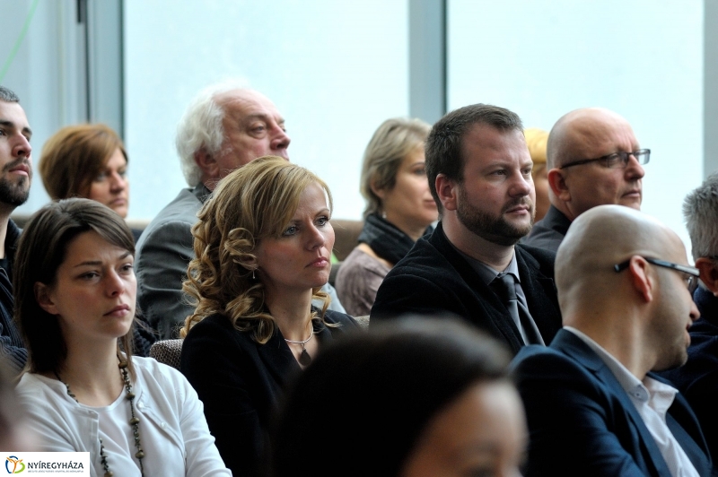 Migrációs válság és átalakuló világrend kerekasztal beszélgetés