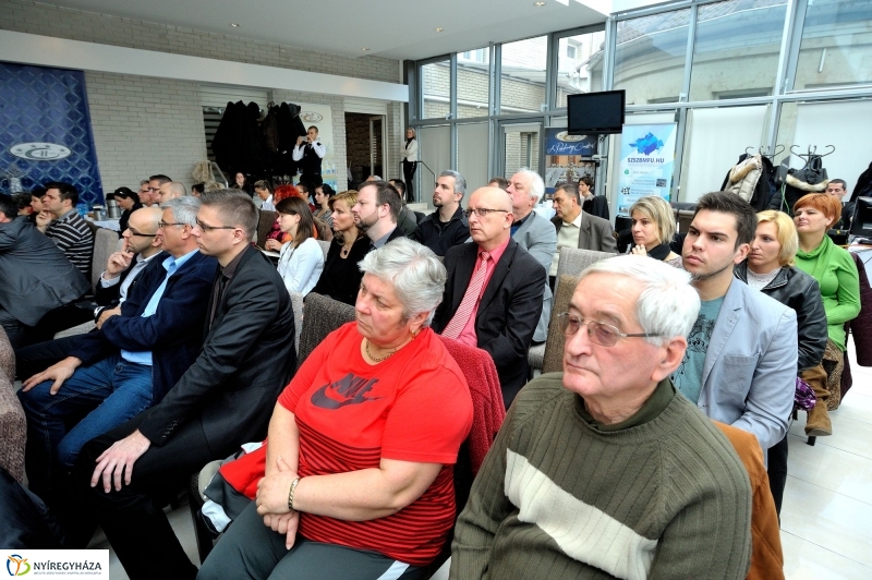 Migrációs válság és átalakuló világrend kerekasztal beszélgetés