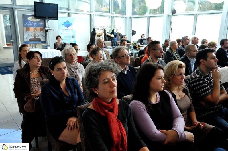 Migrációs válság és átalakuló világrend kerekasztal beszélgetés