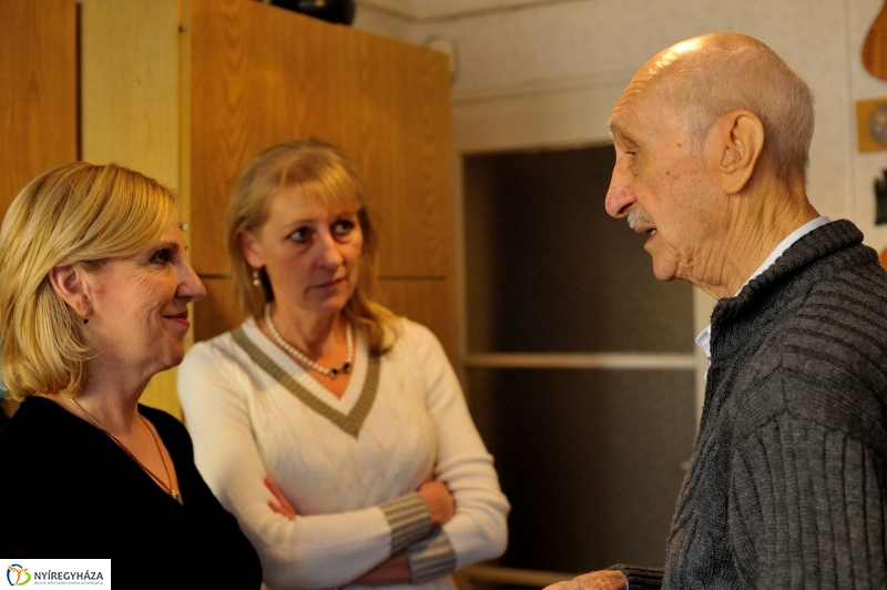 Szépkorú köszöntése - Erdős Jenő